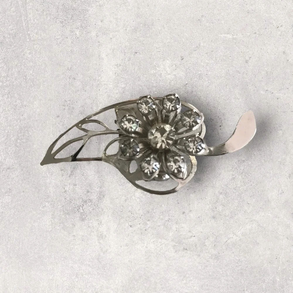 Brooch, Rhinestone Flower on a Cut-Out Leaf, Very Sty…